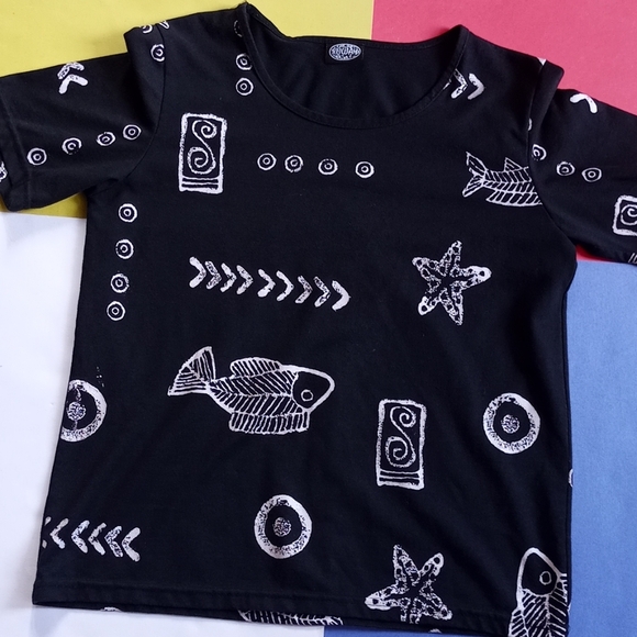 Vintage  Women’s Abstract Fossil Fish Shirt - Picture 3 of 6